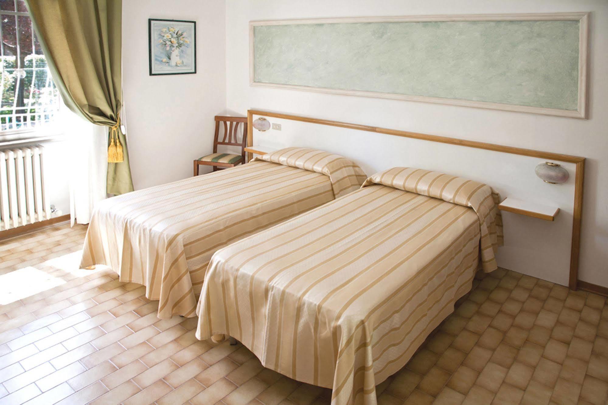 Hotel Vignola Asyż Zewnętrze zdjęcie