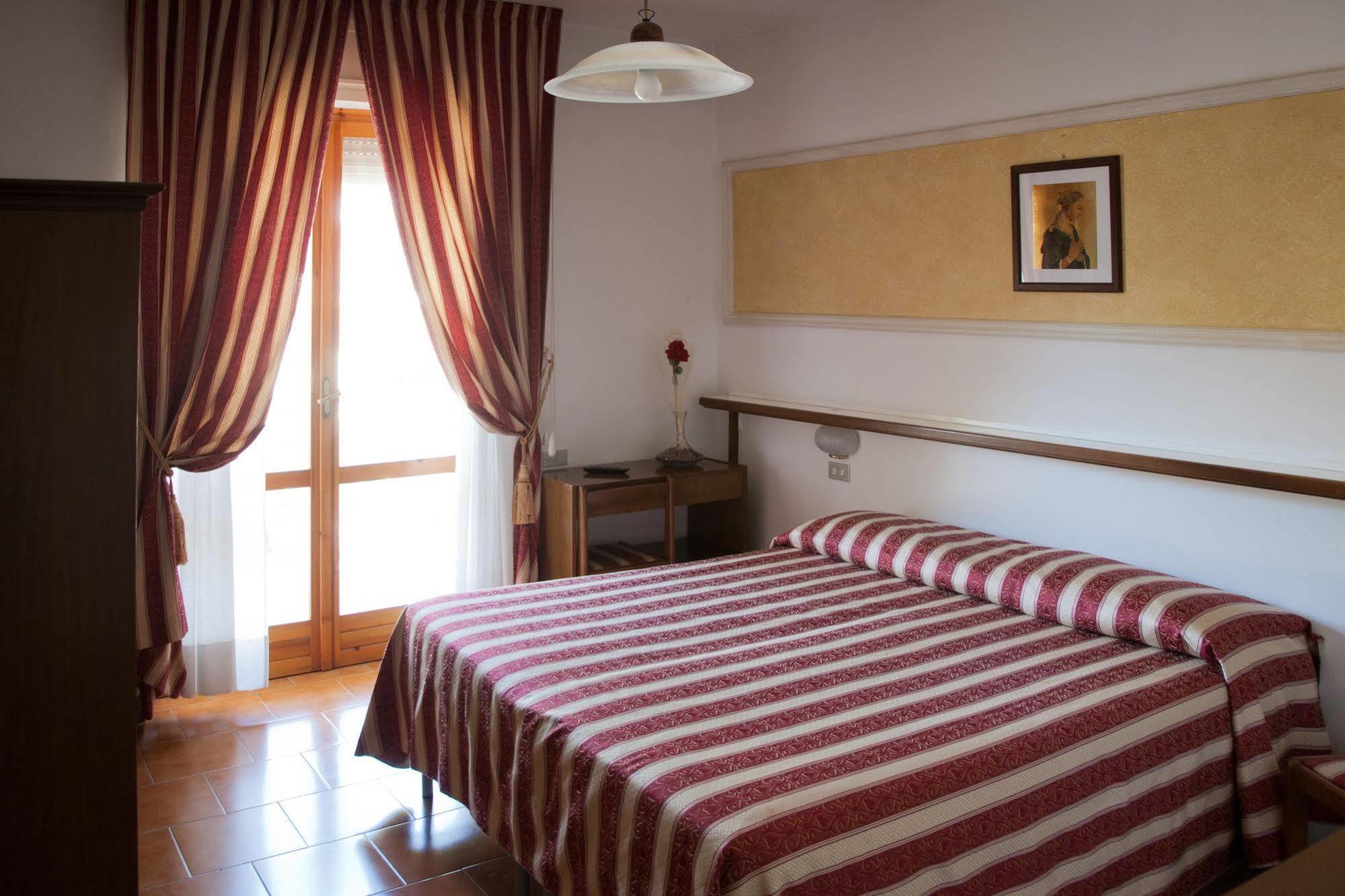 Hotel Vignola Asyż Zewnętrze zdjęcie