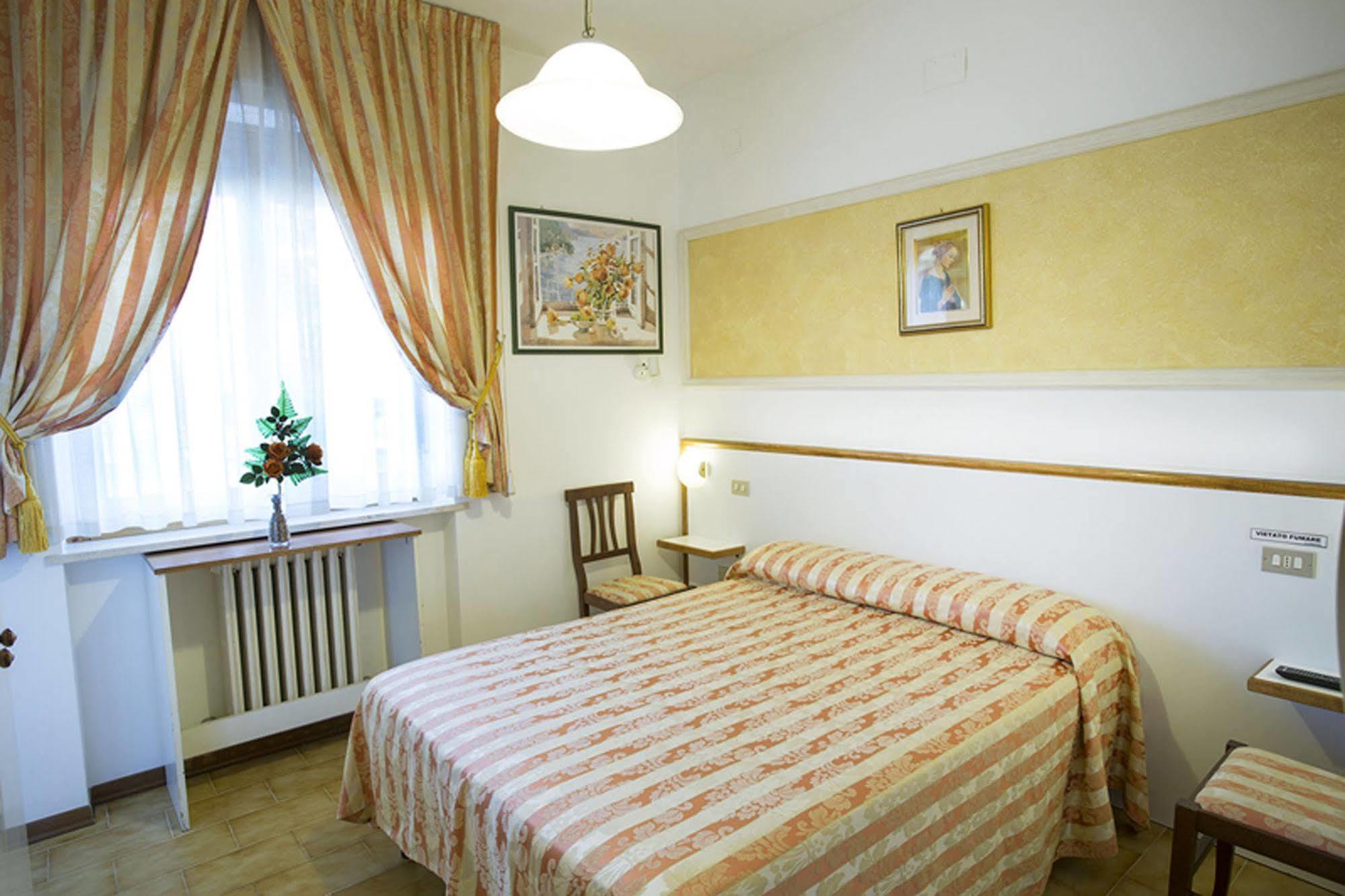 Hotel Vignola Asyż Zewnętrze zdjęcie