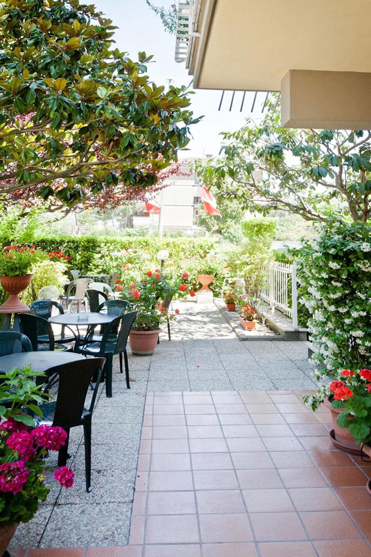 Hotel Vignola Asyż Zewnętrze zdjęcie