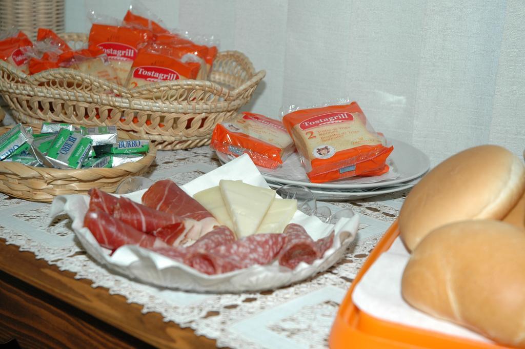 Hotel Vignola Asyż Zewnętrze zdjęcie