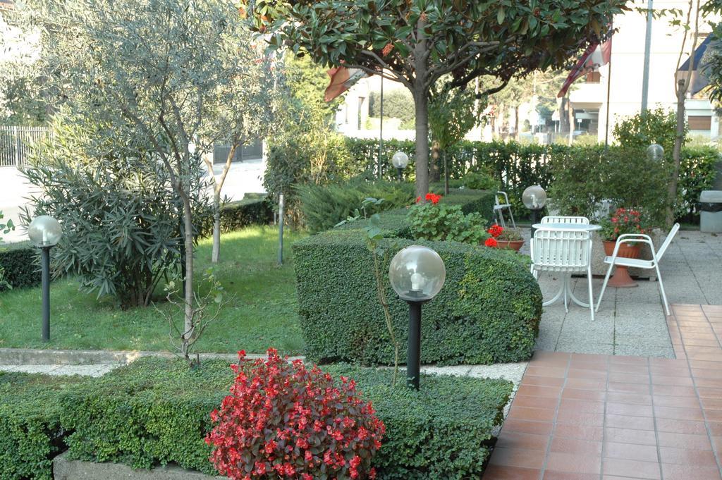 Hotel Vignola Asyż Zewnętrze zdjęcie