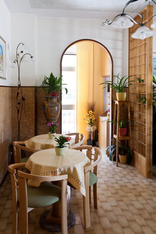 Hotel Vignola Asyż Zewnętrze zdjęcie