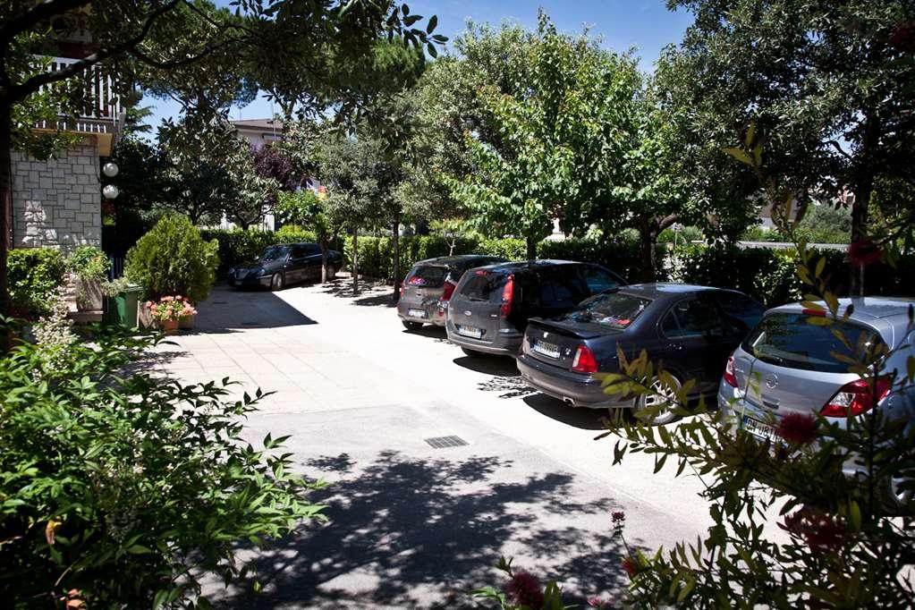 Hotel Vignola Asyż Udogodnienia zdjęcie